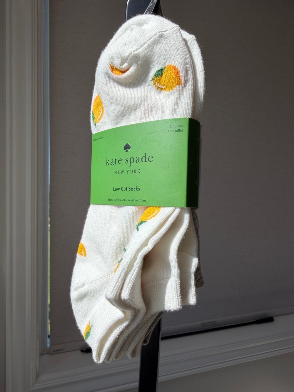 kate spade White Low-Cut Socks with Yellow Lemon Motif and Green Leaves - 3 Pack